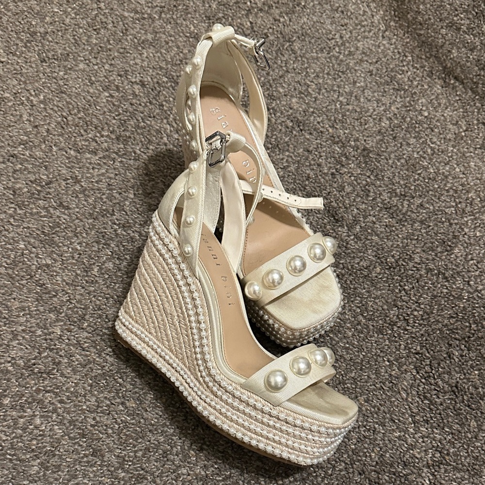 Giani Bini Cream Wedge Sandals with Pearls
